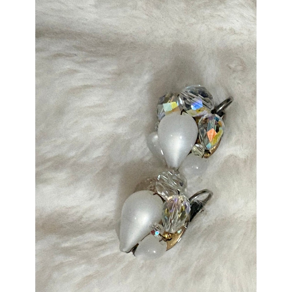 Vintage White Teardrop Cluster Clip On Earrings Aurora Borealis Crystal Accents